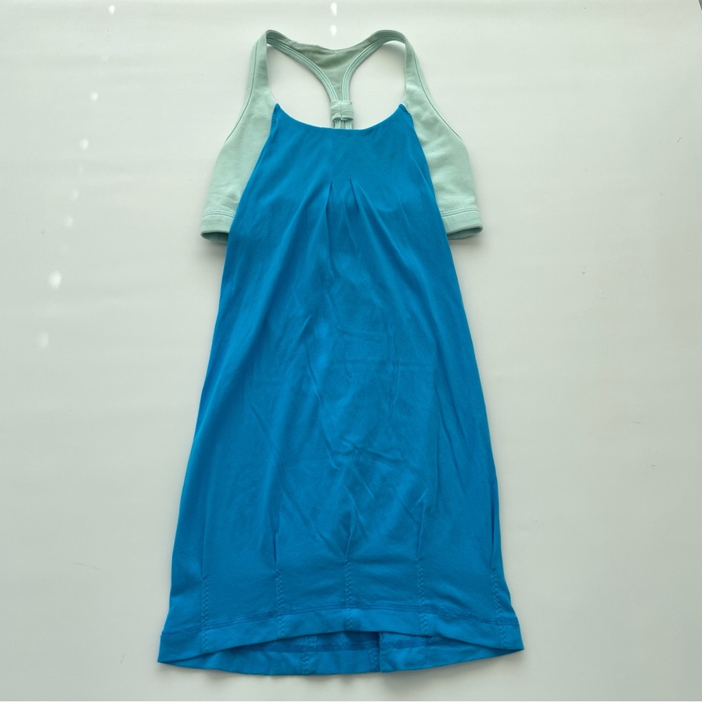 Lululemon Practice Freely Tank in Beach Blanket Blue / Aquamarine Size 4